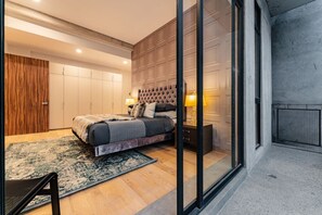 4 bedrooms, desk, iron/ironing board, travel cot - Modern, Art-Filled Home with Large Living Space and City Views (Ciudad de México)