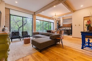 Interior - Stylish Haven w/ Balcony Steps to Jazz Bar & Cafés (Ciudad de México)