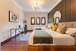 8 bedrooms, desk, iron/ironing board, travel crib