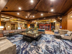 Lobby - Marriott Timber Lodge Resort. Prime Location. Condo 2BR/2BR. Parking included (South Lake Tahoe)