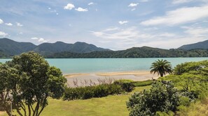 Beach - Linkwater Wonder - Marlborough Holiday Home (Picton)