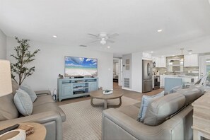 Unclassified image, 4 of 45, button