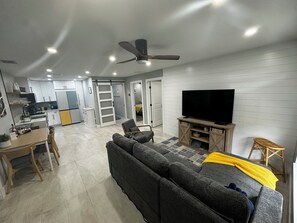 Smart TV, video games - Sea La Vie - Renovated 3BR Near Vanderbilt Beach (Naples)
