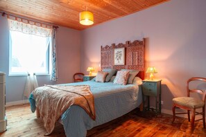 4 slaapkamers, een strijkplank/strijkijzer, gratis wifi