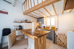 Jääkaappi, mikroaaltouuni, uuni, astianpesukone