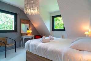 5 chambres, fer et planche à repasser, Wi-Fi gratuit, draps fournis