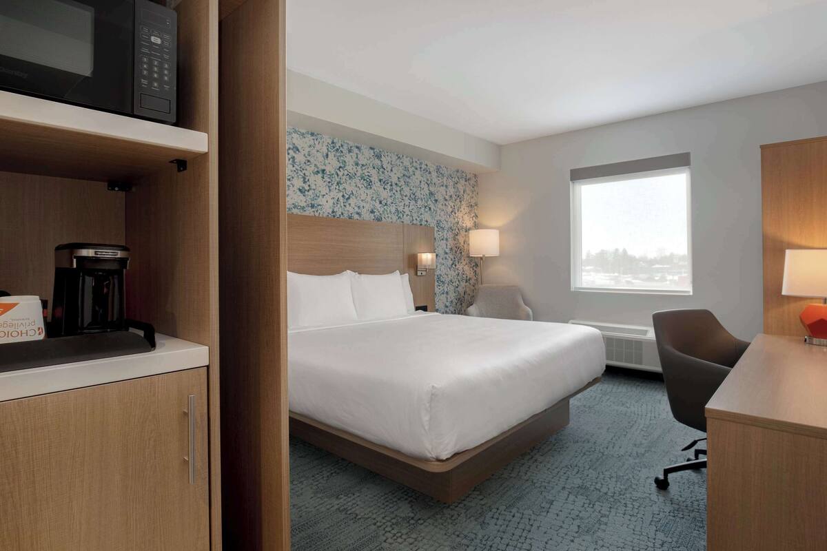 Standard Room, 1 King Bed, Non Smoking