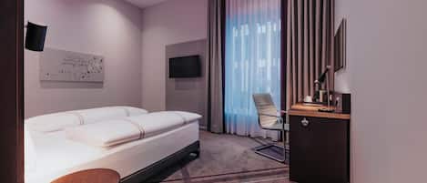 Double Room, Roll-in Shower | Soundproofing, free WiFi