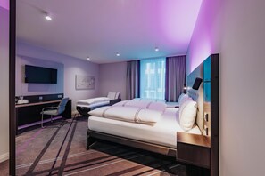 Habitació quàdruple estàndard | Habitacions insonoritzades i wifi gratuïta 