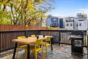 Outdoor dining - Rooftop Views & Free Parking | Downtown Haven (Pittsburgh)