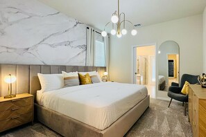 6 bedrooms, iron/ironing board, WiFi, bed sheets - "Epic Family Retreat w/ Pool & Themed Rooms Near Disney" (Clermont)