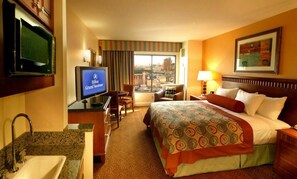 2 habitaciones, caja de seguridad en la habitación y escritorio 