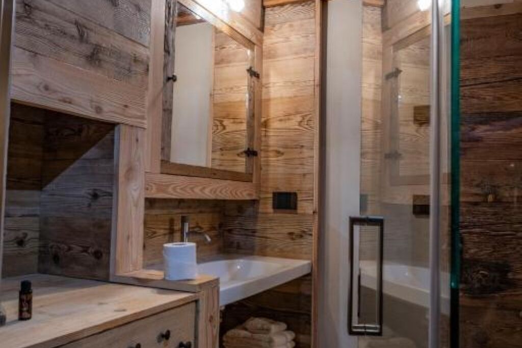 Dusche, Haartrockner, Bidet, Handtücher