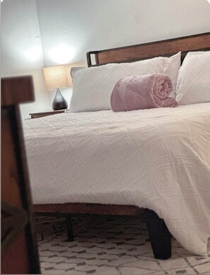 3 Schlafzimmer, Schreibtisch, Bügeleisen/Bügelbrett, Reisekinderbett