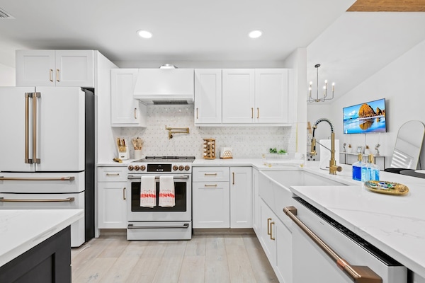 Refrigerador, microondas, horno, placa de cocina