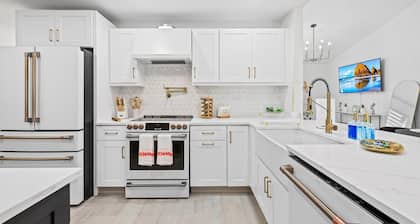 Casita Delray Oasis: 4BR with Pool, BBQ, Firepit, Pool Table