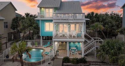 The Key Lime Cottage - A Perfect Beach Retreat, with a private heated pool!