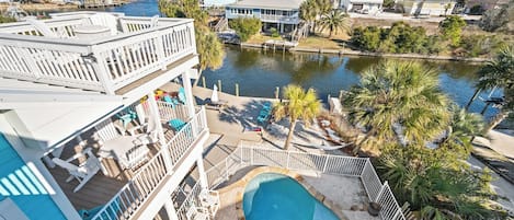 Outdoor pool, a heated pool