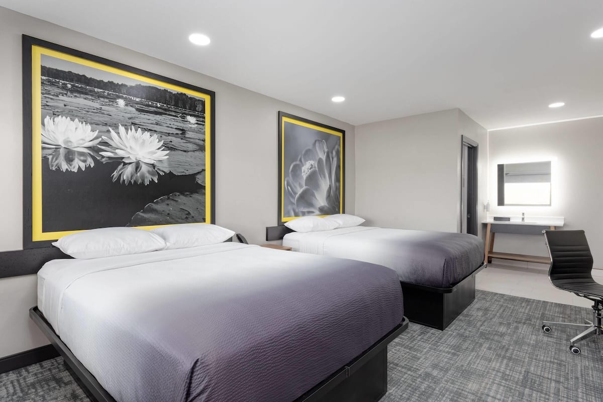 Room, 2 Queen Beds, Non Smoking