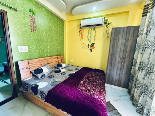Charming 2-bedroom apartment in Jaipur with AC, WiFi