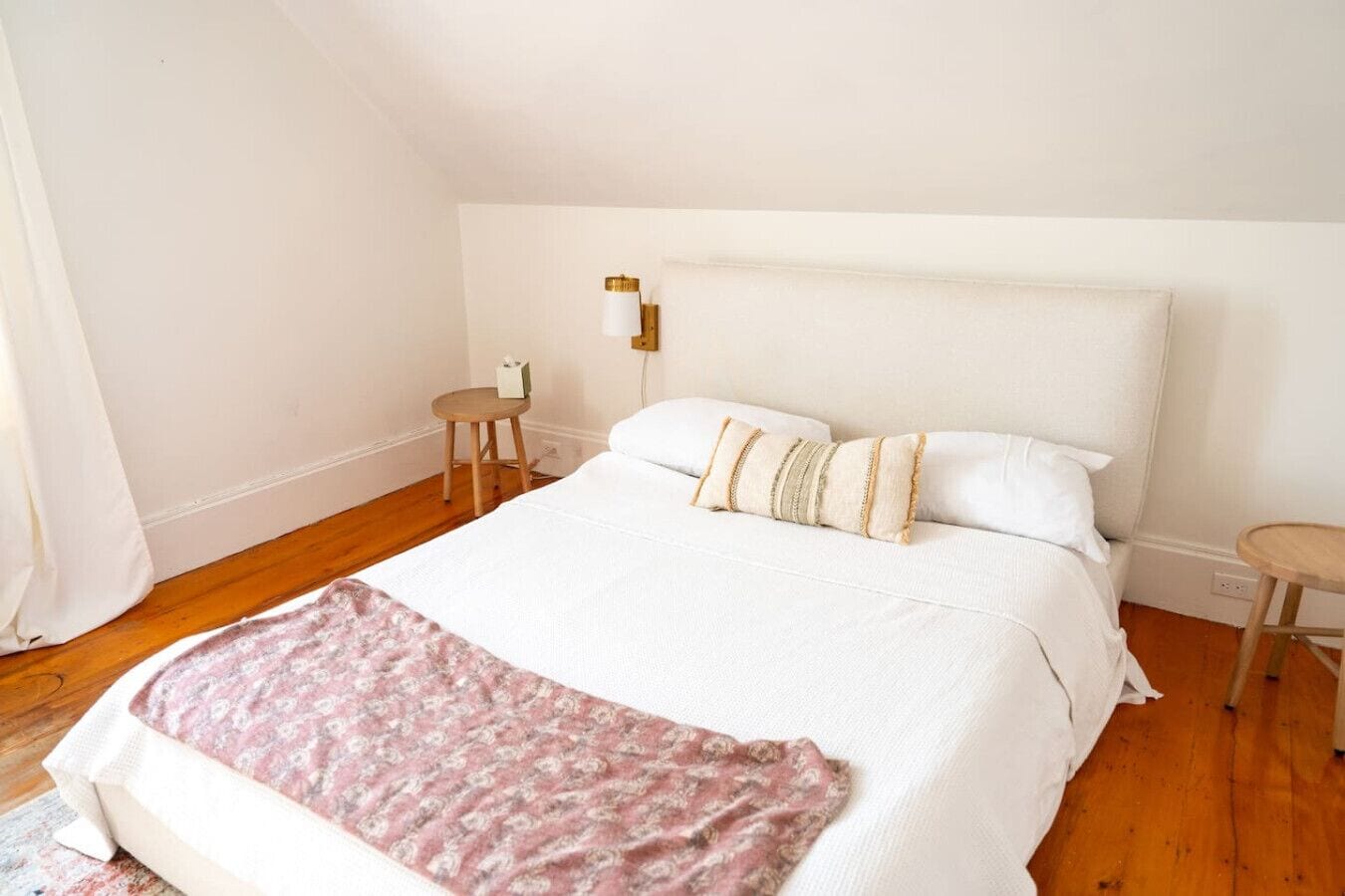 3 室のベッドルーム、デスク、アイロン / アイロン台、旅行用ベビーベッド