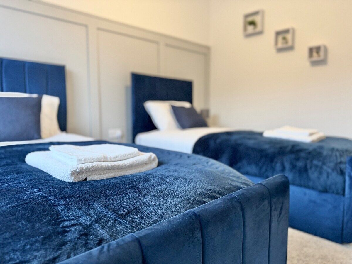 2 bedrooms, iron/ironing board, Internet, bed sheets