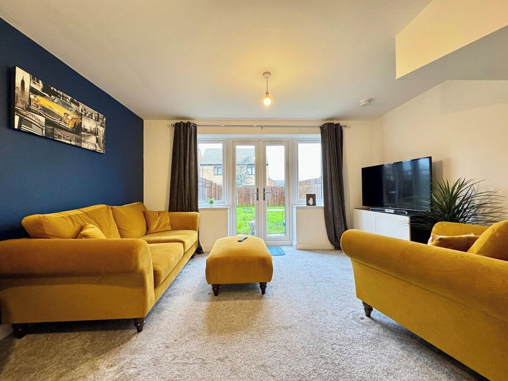 Stylish 2 Bedroom Home Near Lake | Free Parking - Doncaster