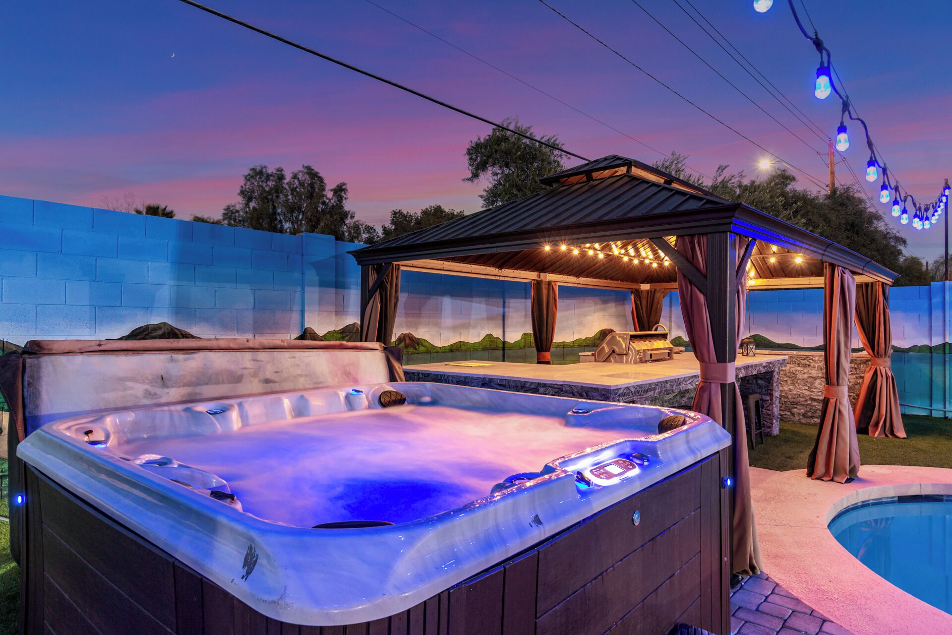 Perfectly centrally located with all the amenities imaginable. 
