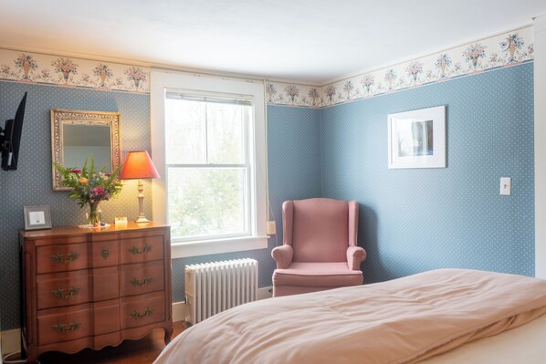 Suite, 2 Bedrooms | Blackout curtains, iron/ironing board, free WiFi, bed sheets