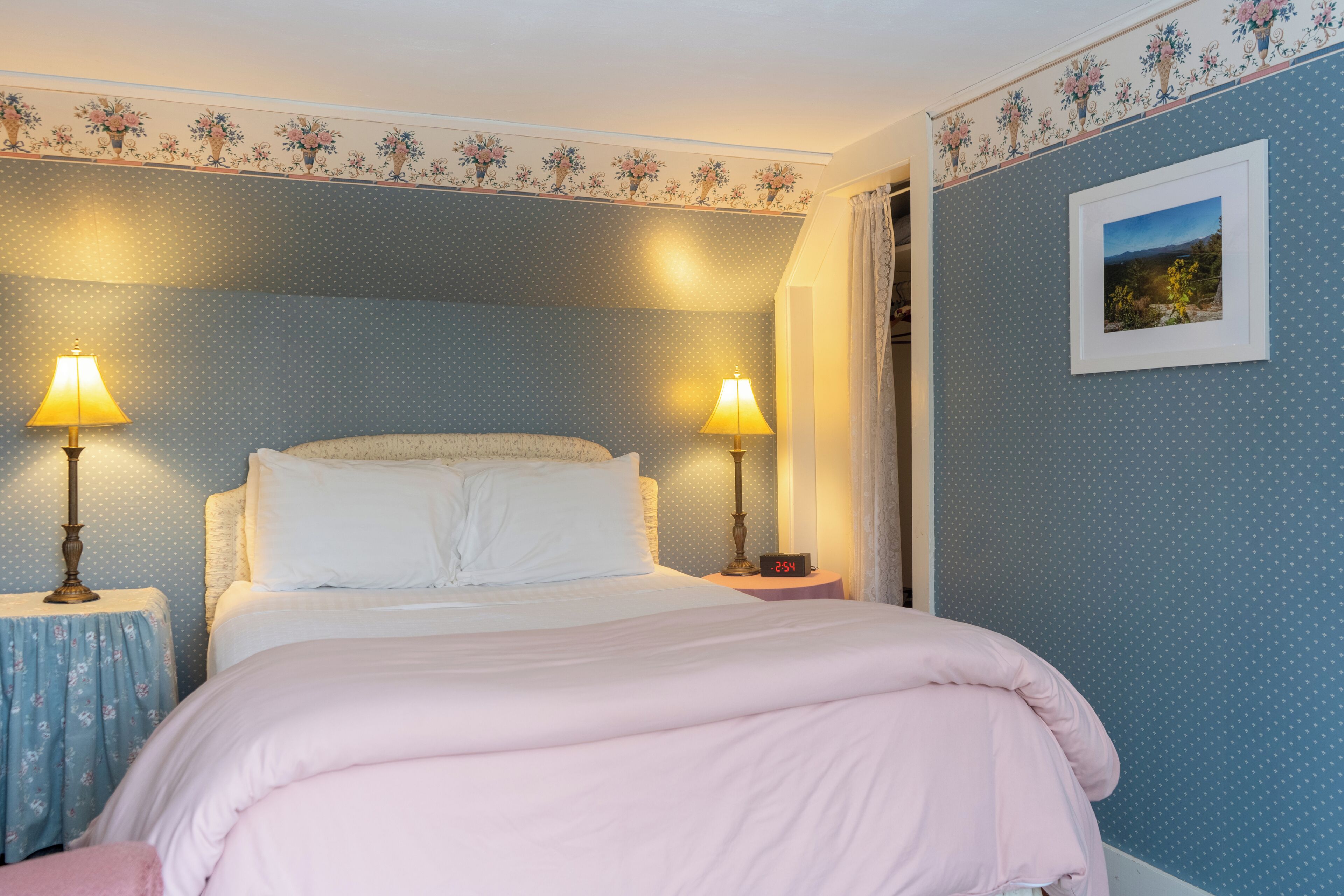 Suite, 2 soverom | Blendingsgardiner, strykejern/-brett, wi-fi (inkludert) og sengetøy