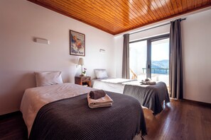 4 makuuhuonetta, silitysrauta/-lauta, vauvan matkasänky, Wi-Fi