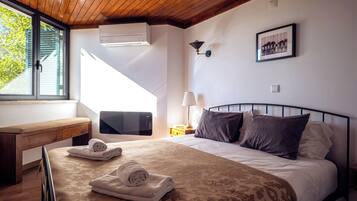 4 bedrooms, iron/ironing board, travel crib, WiFi
