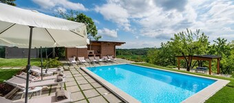 Villa Monteu - Eight Bedroom Villa, Sleeps 18