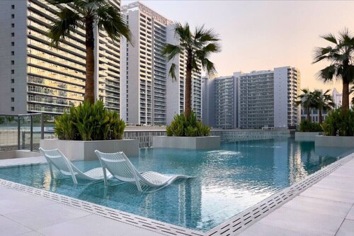 Vogue| Sterling East Studio near Dubai Mall