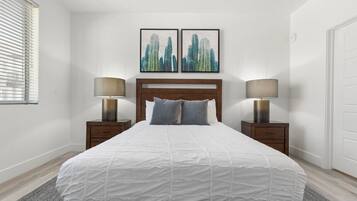 1 slaapkamer, een strijkplank/strijkijzer, wifi, beddengoed