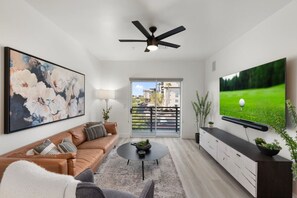 TV - 2BR Scottsdale Getaway with Patio & Hot Tub! (Phoenix)