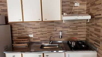 Cabin | Private kitchen | Coffee/tea maker, paper towels