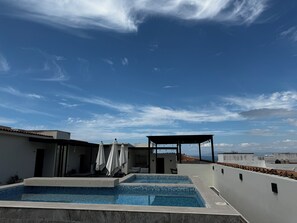 Piscine extérieure, piscine chauffée
