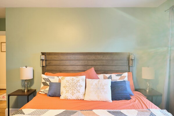 3 bedrooms, in-room safe, desk, iron/ironing board