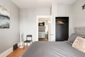 3 chambres, fer et planche à repasser, Wi-Fi, draps fournis