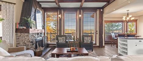 TV, fireplace