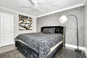 1 多间卧室、WiFi