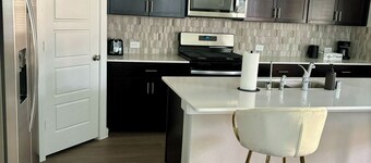 3-bedroom house in pleasant Houston with AC,  WiFi,close to everything 