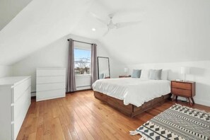 1 slaapkamer, een strijkplank/strijkijzer, wifi, beddengoed