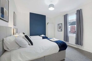 4 Schlafzimmer, Bügeleisen/Bügelbrett, WLAN, Bettwäsche