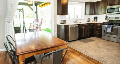 Cozy 3-Bed Home, 2 miles from IU Campus