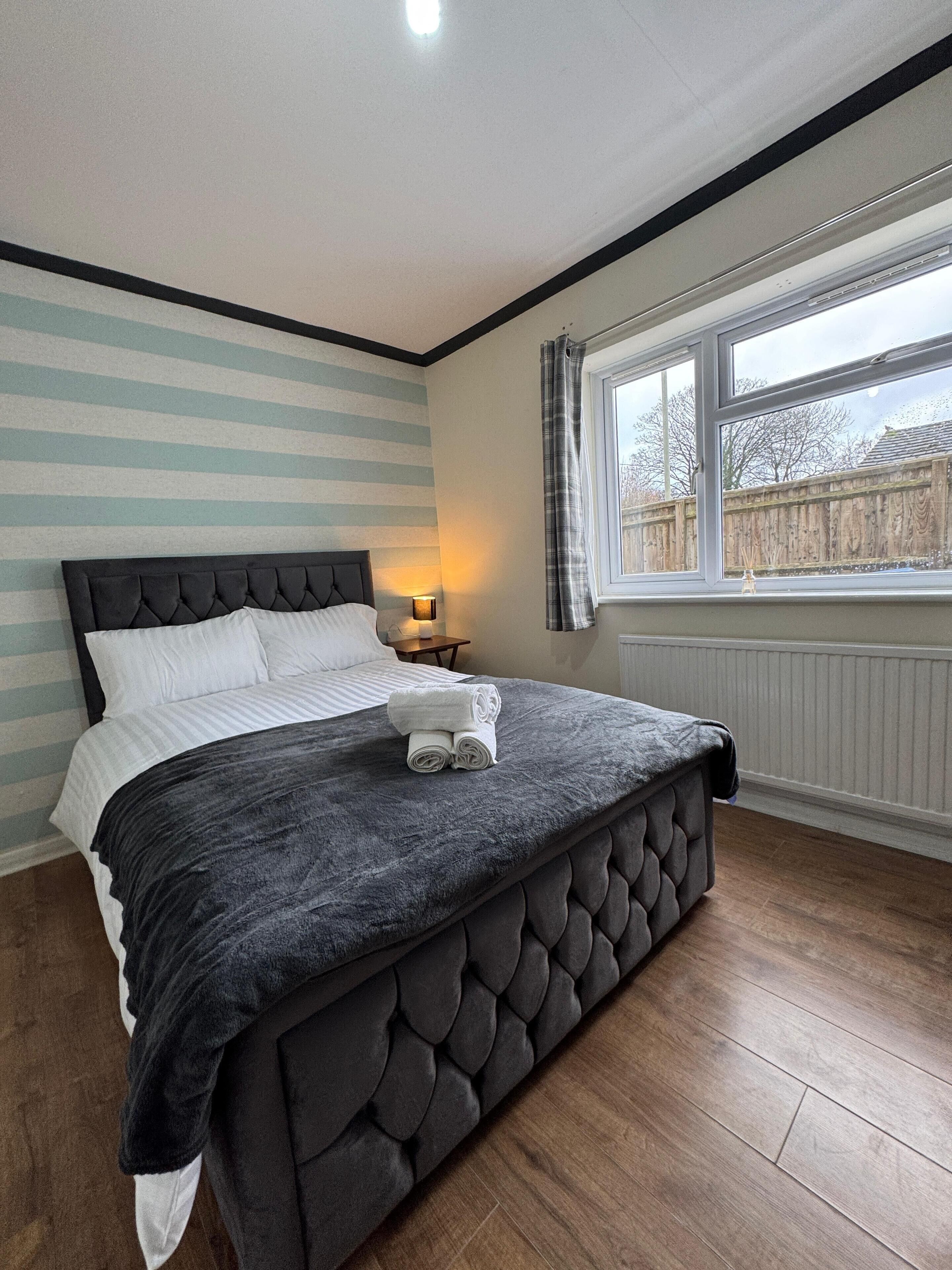 4 Schlafzimmer, Schreibtisch, Bügeleisen/Bügelbrett, WLAN