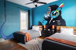 5 bedrooms, WiFi, bed sheets - Teal Tavern! 5BR! 2 Game Rooms! Near Lynn Family Stadium & Mellwood Art Center! (Louisville)