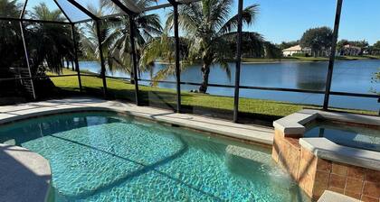 Spacious 5-bedroom house in superb Naples with AC, WiFi, pool and much more.