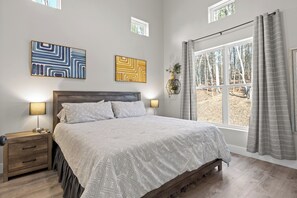 4 habitaciones, tabla de planchar con plancha, cuna de viaje y wifi 